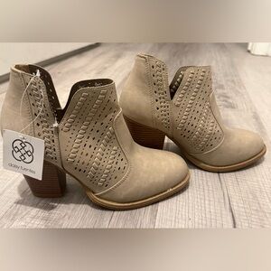 Daisy Fuentes Tan Ankle Booties